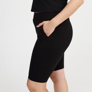 Torrid - 11'' High Rise Pocket Black Cotton Bike Short - 2X